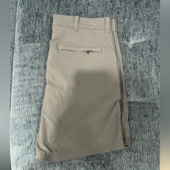 J. Crew Men's Grey Stretch Shorts EUC Size 32 L 7 - Picture 2 of 4